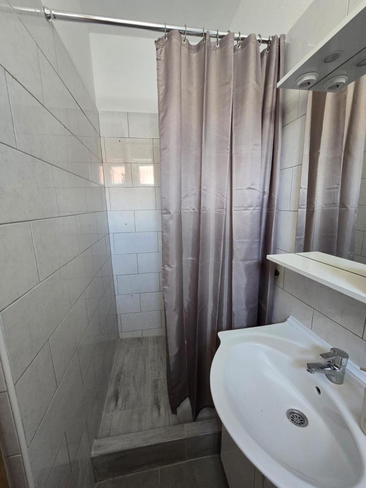 Apartmani Mlinar9 #2 Gornji Karin Exterior photo